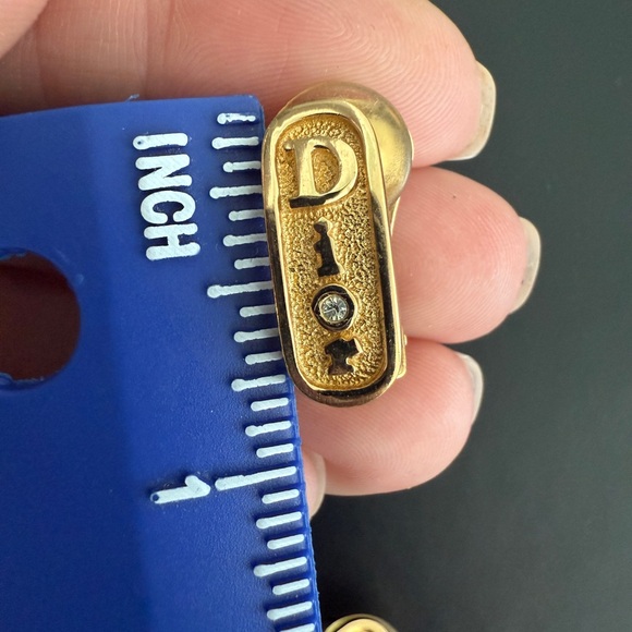 ❗️FINAL PRICE❗️LOT 1722 18K gold plated Christian Dior vintage clip on earring - Picture 3 of 8